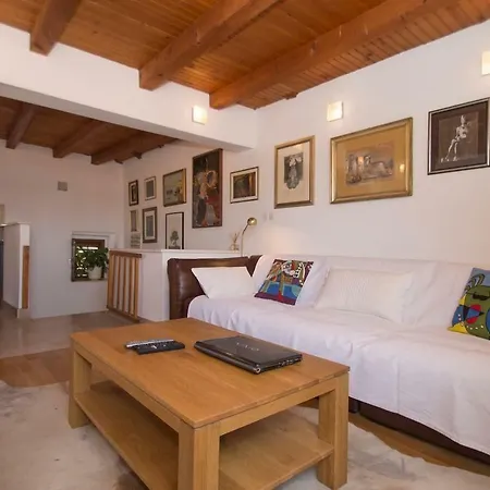 Kolenda Apartment *